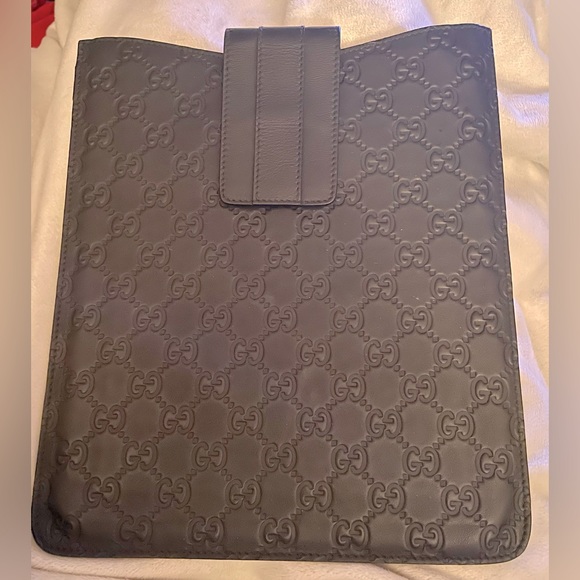 Gucci Other - NWOT GUCCI BLACK GUCCISSIMA iPAD TABLET CASE CARRIER SLEEVE LIKE NEW!